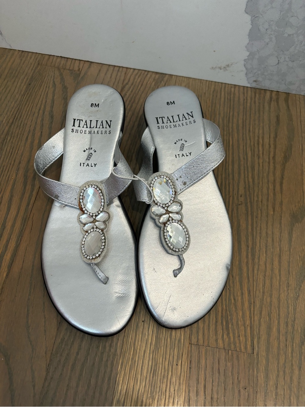 Vintage Italian Shoemakers silver metallic flat thong sandal rhinestone women’s